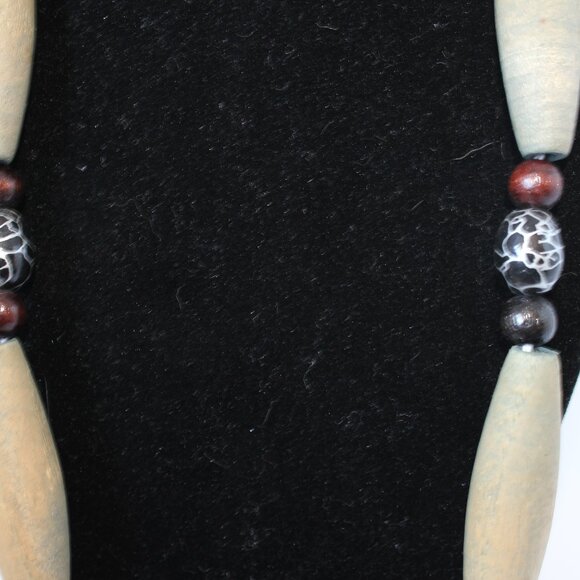 Vintage Boho Style Natural Wood Beaded Necklace 25" Green Brown Black - Picture 4 of 8